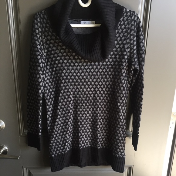 Reitman Med Petite Black and Grey Knit Turtleneck - Picture 3 of 10